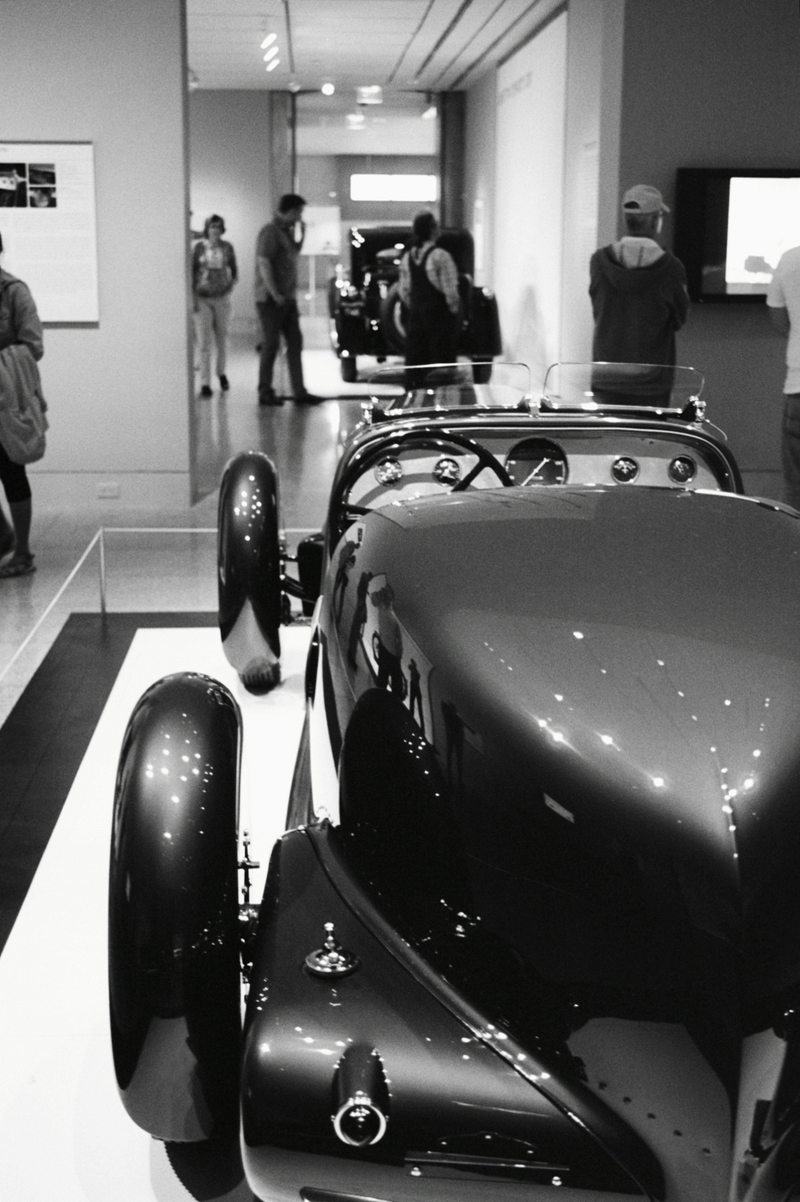 Illustration for article titled Art Deco Cars: More Film from the MFAH